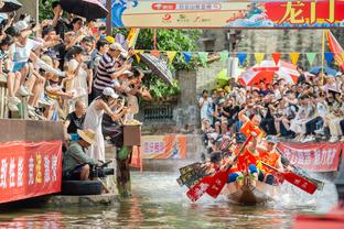 太阳报：一名英超球星的家被犯罪组织变成大麻农场